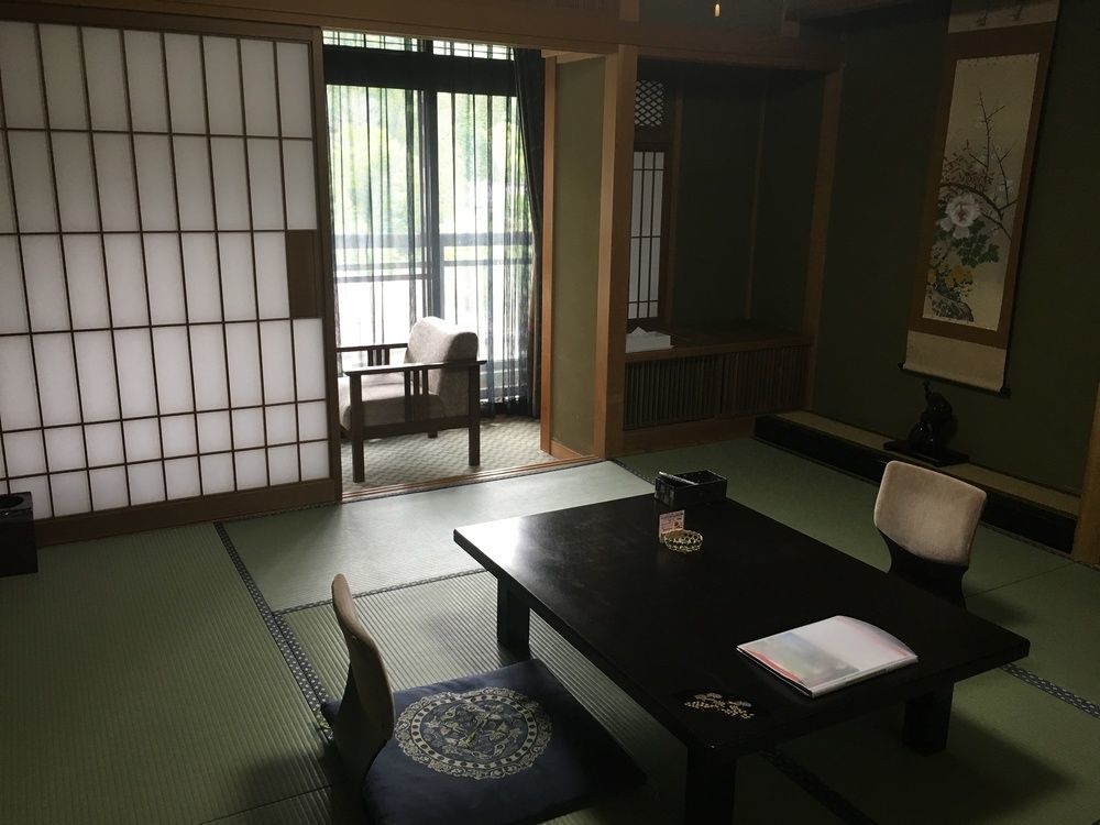 Okada Ryokan Warakutei Takayama  Buitenkant foto