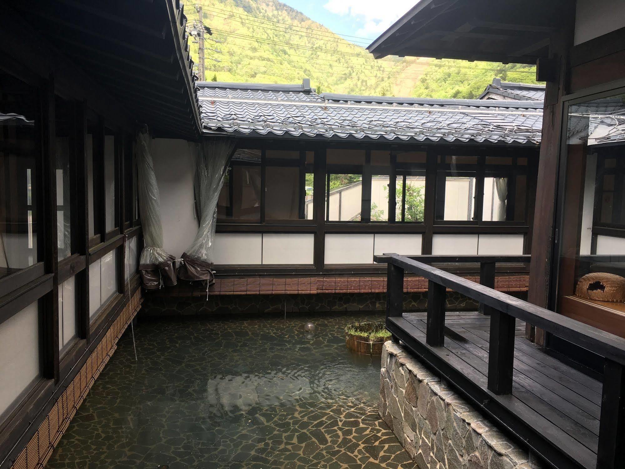 Okada Ryokan Warakutei Takayama  Buitenkant foto