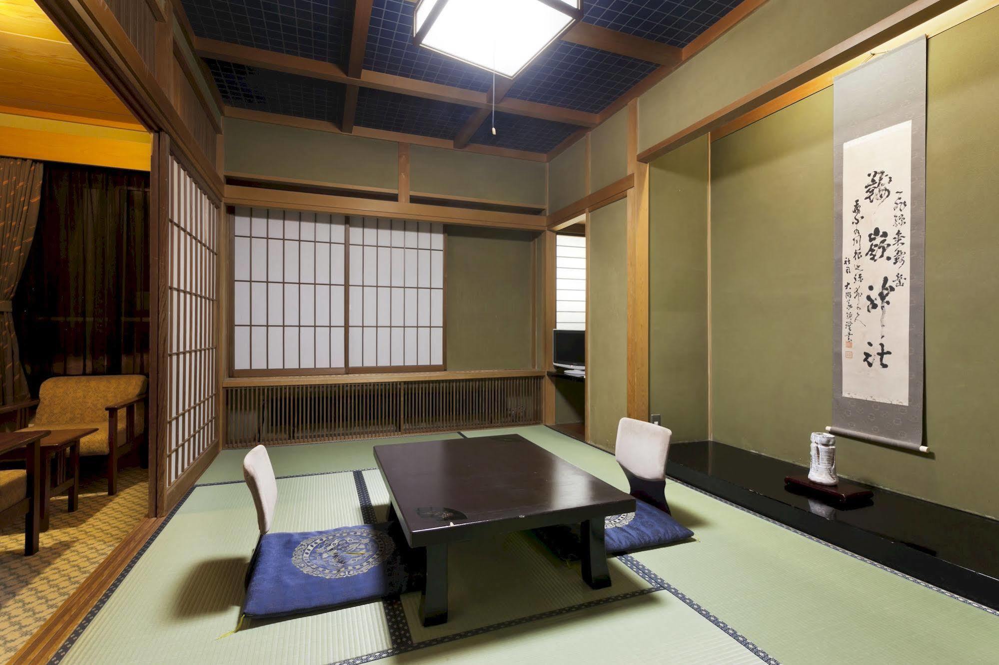 Okada Ryokan Warakutei Takayama  Buitenkant foto