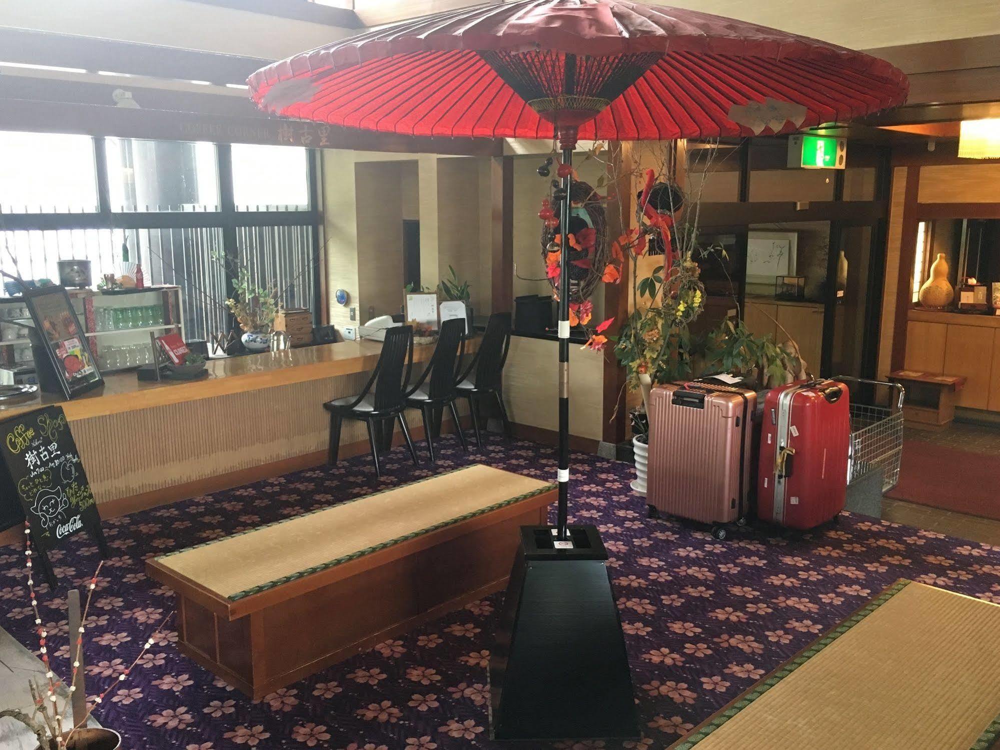 Okada Ryokan Warakutei Takayama  Buitenkant foto