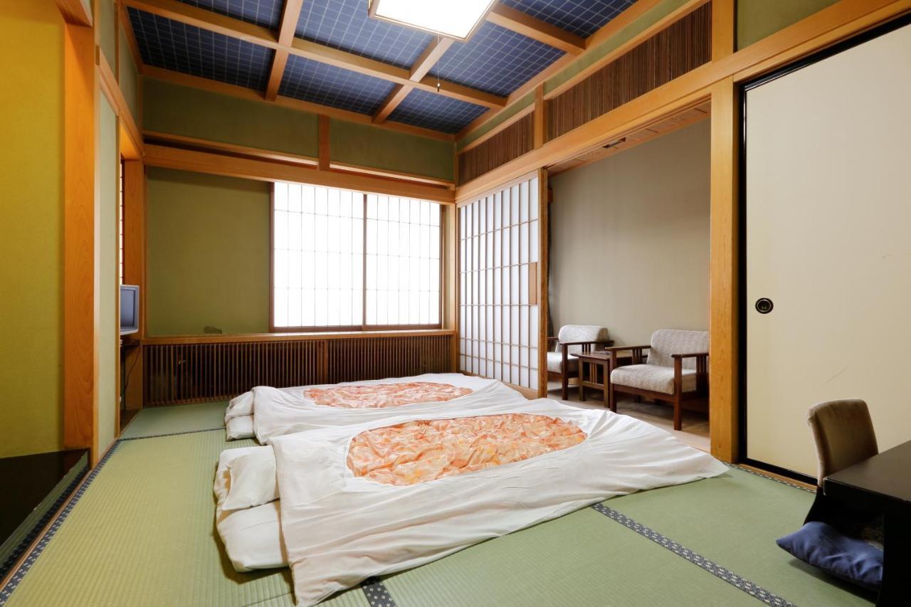 Okada Ryokan Warakutei Takayama  Buitenkant foto