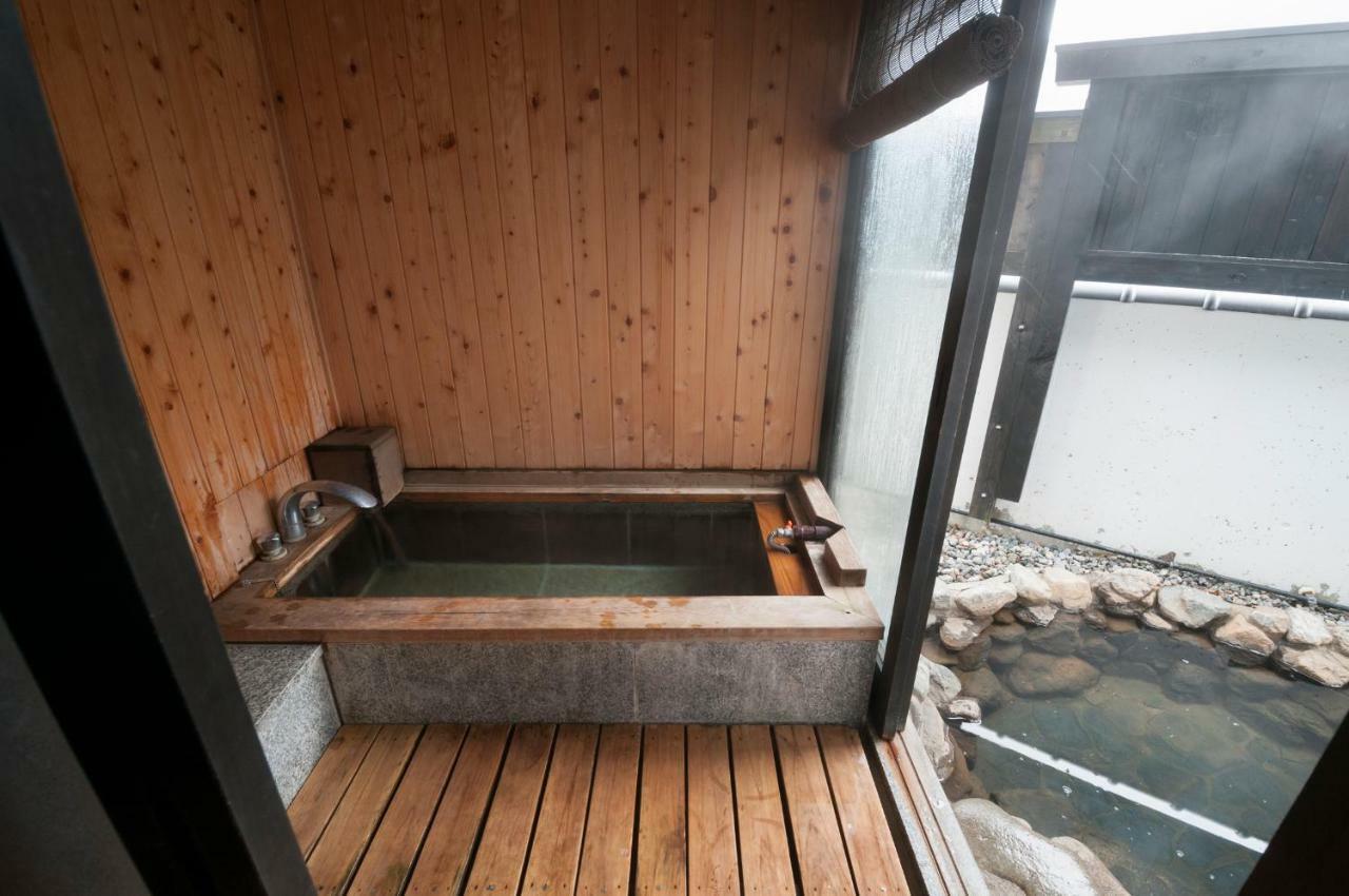 Okada Ryokan Warakutei Takayama  Buitenkant foto